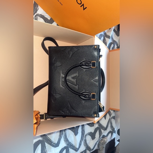 Louis vuitton bag - Picture 1 of 4